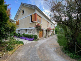 
                                                                                        Colocation
                                                                                         Coliving avec jardin (13 places disponibles)
