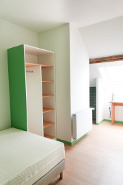 
                                                                                        Location
                                                                                         Coliving Parvis St-Michel - Chb avec sdb privées