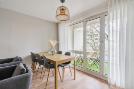 
                                                                                        Colocation
                                                                                         Colocation 5 chambres avec salle d'eau privat