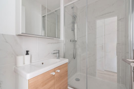 
                                                                                        Colocation
                                                                                         Colocation 5 chambres avec salle d'eau privat