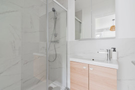 
                                                                                        Colocation
                                                                                         Colocation 5 chambres avec salle d'eau privat