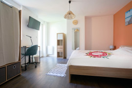 
                                                                                        Colocation
                                                                                         Colocation 6 chambres