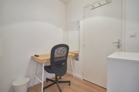 
                                                                                        Colocation
                                                                                         Colocation 8 chambres