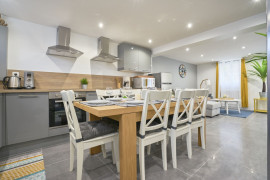 
                                                                                        Colocation
                                                                                         Colocation 8 chambres