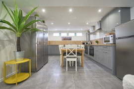 
                                                                                        Colocation
                                                                                         Colocation 8 chambres