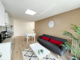 
                                                                                        Colocation
                                                                                         COLOCATION - AVENUE  GABRIEL PERI