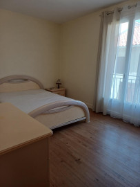
                                                                                        Colocation
                                                                                         Colocation chambre avec balcon privatif.
