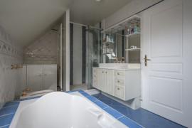 
                                                                                        Colocation
                                                                                         Colocation dans maison Villejuif 1/01/2026