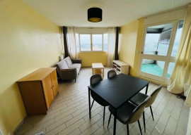 
                                                                                        Location
                                                                                         Colocation dans T3 meublé 69m² île de Nantes