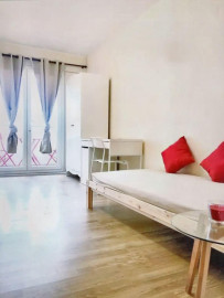 
                                                                                        Location
                                                                                         Colocation dans un grand appartement lumineux