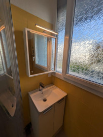 
                                                                                        Colocation
                                                                                         Colocation dans une grande chambre