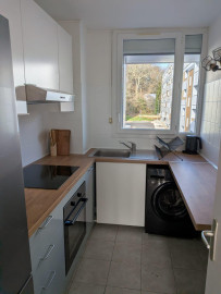 
                                                                                        Colocation
                                                                                         Colocation dans une grande chambre