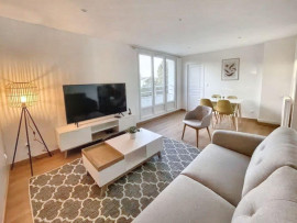 
                                                                                        Location
                                                                                         Colocation idéale : appartement lumineux, balcon