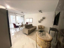 
                                                                                        Location
                                                                                         Colocation pour 5 de 100m² refait à neuf