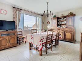 
                                                                                        Vente
                                                                                         CONDÉ-SUR-VIRE, Maison 3 pièces principales 