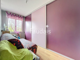 
                                                                                        Vente
                                                                                         CONDE SUR VIRE maison avec hangar 