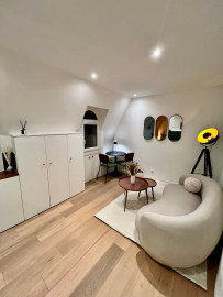 Location
Confortable appartement lumineux près de Montmartre (loyer tout inclus)