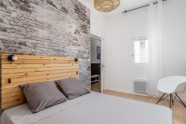 
                                                                                        Location
                                                                                         Cosy Davso*