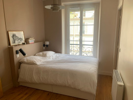 Location
Cosy refurbished one bedroom apartment (loyer tout inclus)