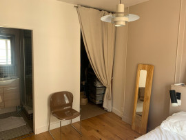 Location
Cosy refurbished one bedroom apartment (loyer tout inclus)