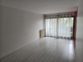 
                                                                                        Vente
                                                                                         Coup de cœur – 3 pièces avec balcon à deux pa