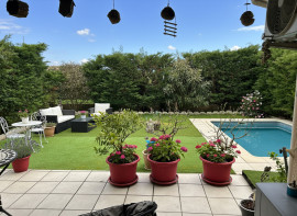 
                                                                                        Vente
                                                                                         Coup de cœur à Mions- Maison familiale avec jardin et vue dégagée