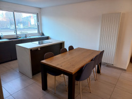 
                                                                                        Location
                                                                                         Coup de cœur : T3 Meublé - Rénovation récente, très lumineux et au calme. Place de parking privée