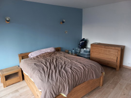 
                                                                                        Location
                                                                                         Coup de cœur : T3 Meublé - Rénovation récente, très lumineux et au calme. Place de parking privée