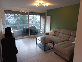 
                                                                                        Location
                                                                                         Coup de cœur : T3 Meublé - Rénovation récente, très lumineux et au calme. Place de parking privée