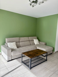 
                                                                                        Location
                                                                                         Coup de cœur : T3 Meublé - Rénovation récente, très lumineux et au calme. Place de parking privée