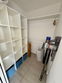 
                                                                                        Location
                                                                                         Coup de cœur : T3 Meublé - Rénovation récente, très lumineux et au calme. Place de parking privée