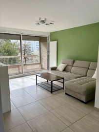 
                                                                                        Location
                                                                                         Coup de cœur : T3 Meublé - Rénovation récente, très lumineux et au calme. Place de parking privée