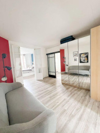 
                                                                                        Location
                                                                                         Courbevoie – T2/3 meublé refait à neuf – 64 m²