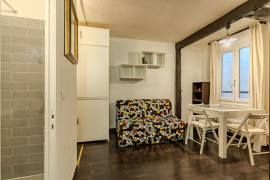 Location
Cozy 2-Room Apartment in Le Marais district (loyer tout inclus)