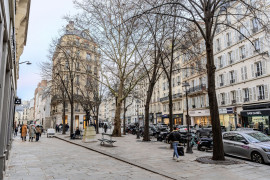 Location
Cozy 2-Room Apartment in Le Marais district (loyer tout inclus)