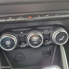 Voiture
Dacia Duster 1.5 dCi FAP eco2 4x2 EDC6 110 cv Boîte auto
