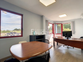 
                                                                                        Vente
                                                                                         DANGY, Local professionnel