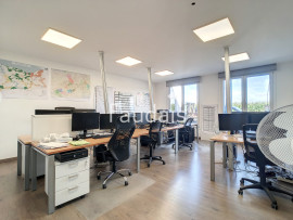 
                                                                                        Vente
                                                                                         DANGY, Local professionnel