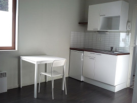 
                                                                                        Location
                                                                                         Dans petite residence étudiants quartier calme