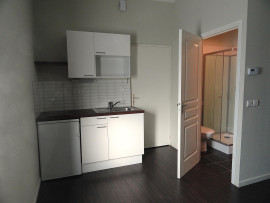 
                                                                                        Location
                                                                                         Dans petite residence étudiants quartier calme