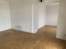 
                                                                                        Location
                                                                                         DANS UN PARC ARBORE à PROX de TOUT