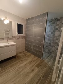 
                                                                                        Location
                                                                                         Découvrez cette jolie maison neuve à la campagne