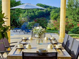 
                                                                                        Vente
                                                                                         DEMEURE DE STANDING EN PERIGORD NOIR 1 ha