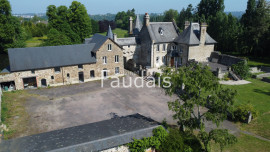 
                                                                                        Vente
                                                                                         Demeure historique du 13ème siècle, SAINT-LO (50000), caract
