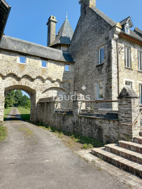 
                                                                                        Vente
                                                                                         Demeure historique du 13ème siècle, SAINT-LO (50000), caract