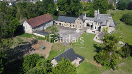 
                                                                                        Vente
                                                                                         Demeure historique du 13ème siècle, SAINT-LO (50000), caract