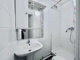 
                                                                                        Colocation
                                                                                         Demi-studio meublé salle de bain et WC privatifs