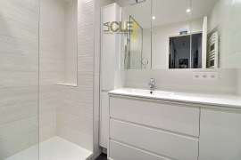 
                                                                                        Vente
                                                                                         Dernier étage - 4 pièces - 80m² - Balcon