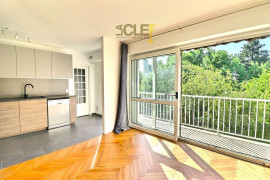 
                                                                                        Vente
                                                                                         Dernier étage - 4 pièces - 80m² - Balcon