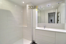 
                                                                                        Vente
                                                                                         Dernier étage - 4 pièces - 80m² - Balcon